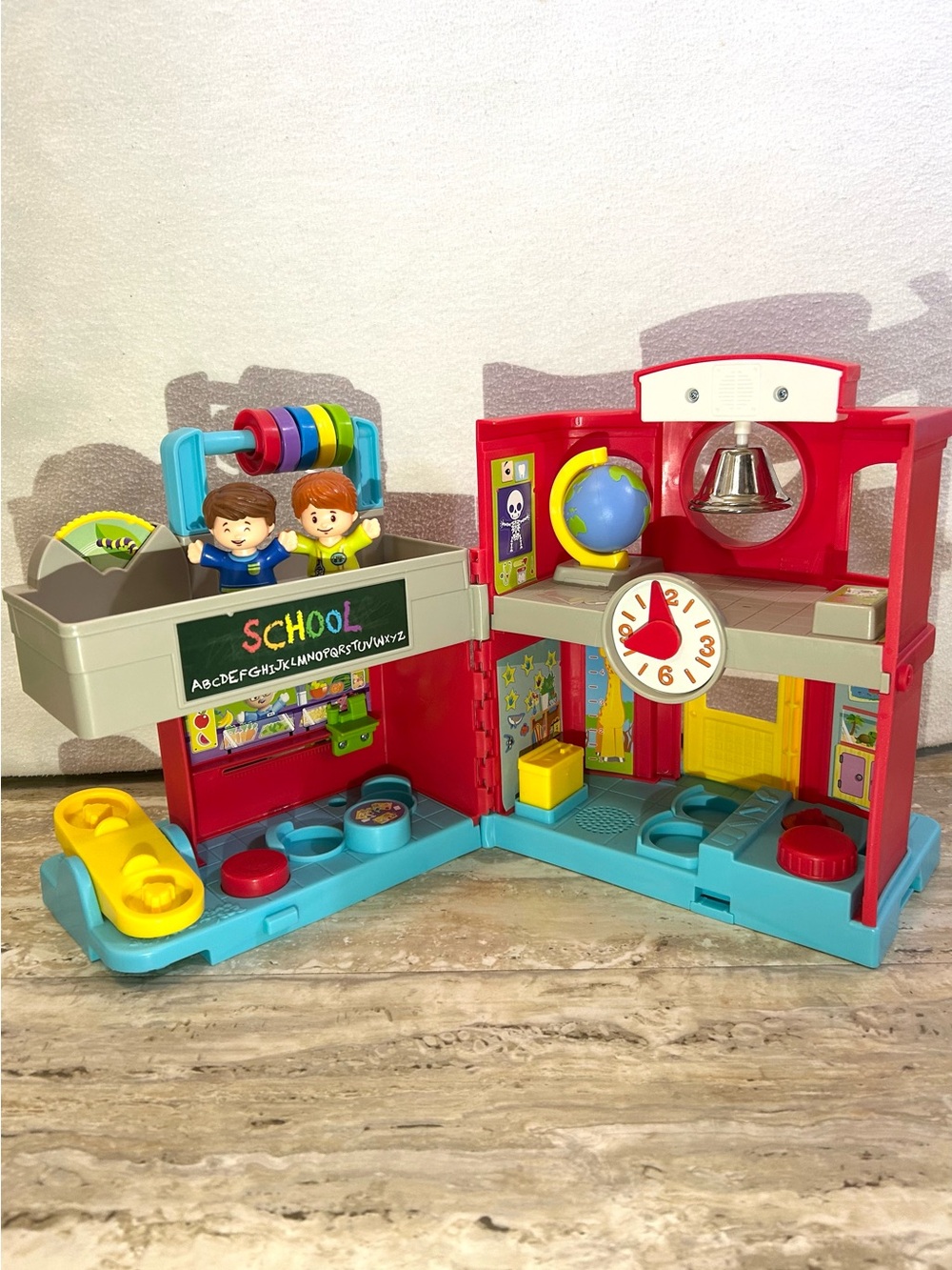 Fisher-Price Little People Friendly School & 2 People. Songs, Sounds, Activities